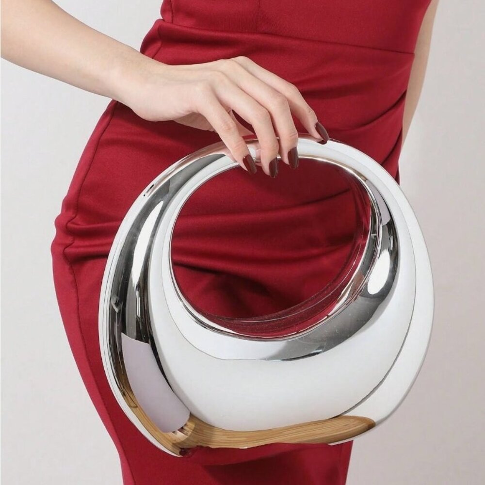 Half moon Handbag - Picture 3 of 10
